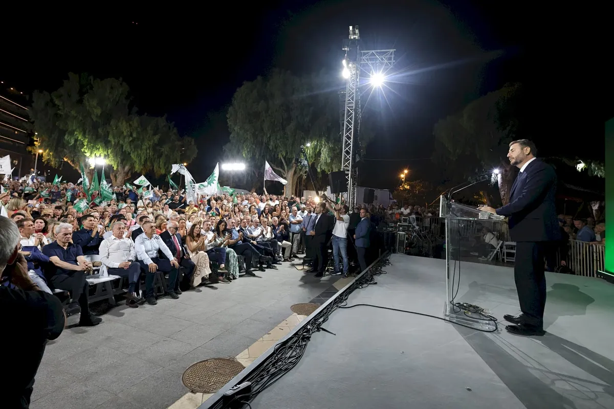 Ο Νίκος Ανδρουλάκης μιλά στο Ηράκλειο για τον 13ο μισθό
