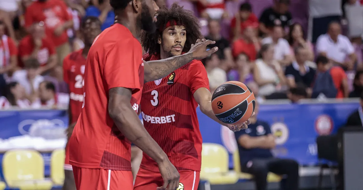 Το λογότυπο του Super Cup της Euroleague στο Άμπου Ντάμπι