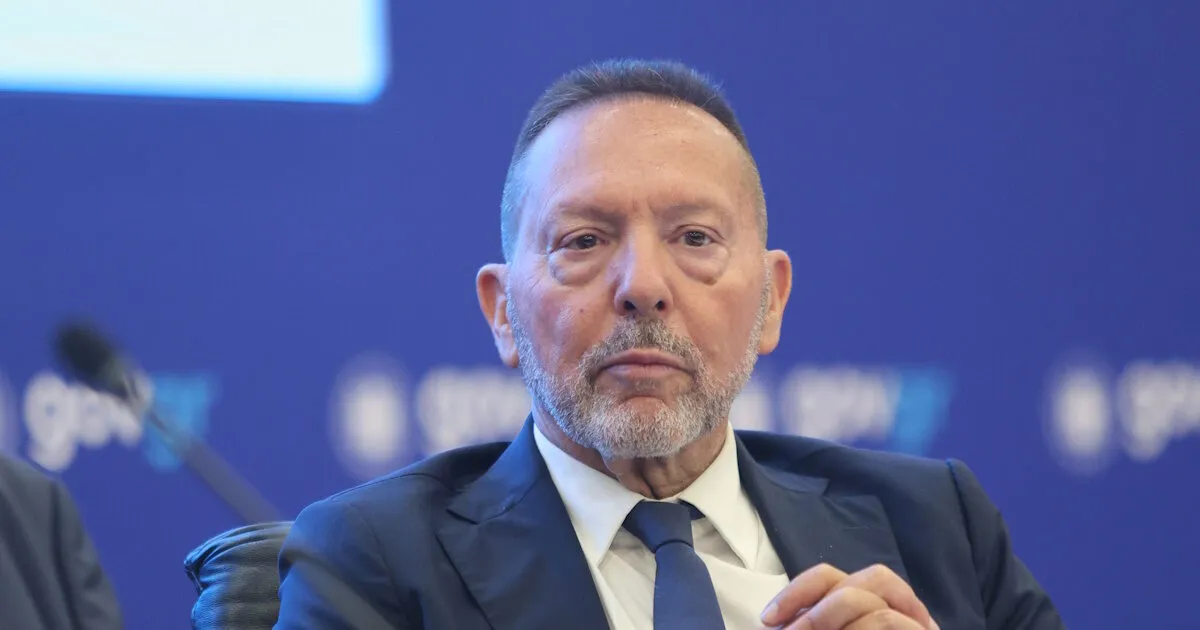 Ο Γιάννης Στουρνάρας μιλά στη συνάντηση του οίκου Scope