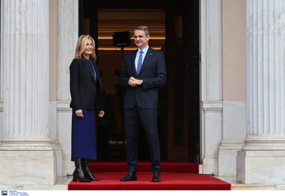 Ο Μητσοτάκης και ο Μέρντοχ σε γεύμα στο Μαξίμου