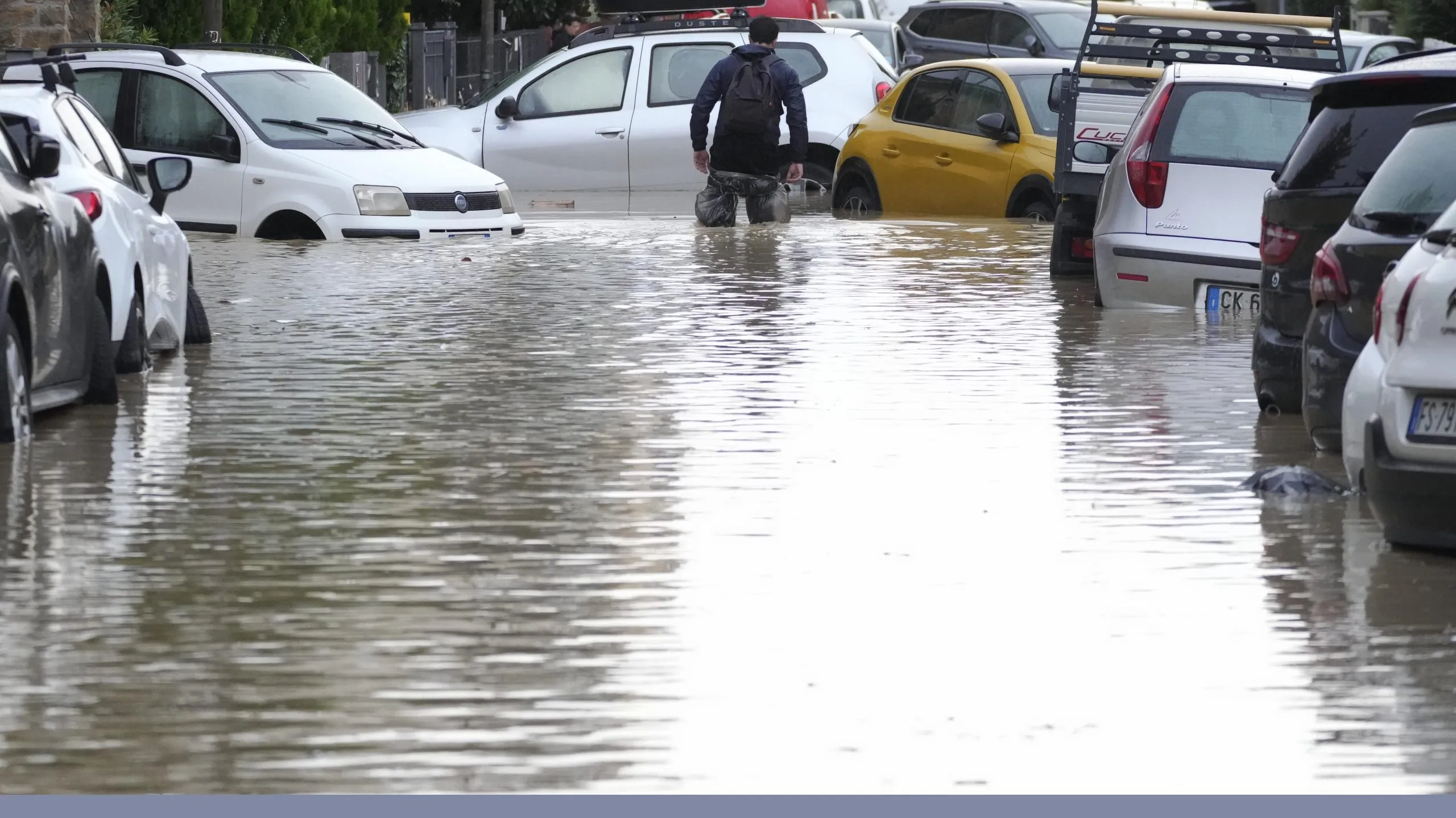 Πλημμυρισμένος δρόμος στην Ιταλία λόγω κακοκαιρίας