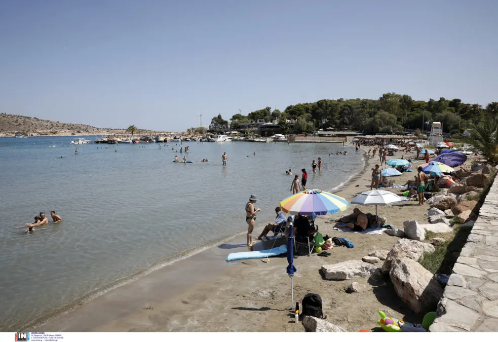 Η παραλία Ακτή Βουλιαγμένης όπου σημειώθηκε ο θανατηφόρος καβγάς
