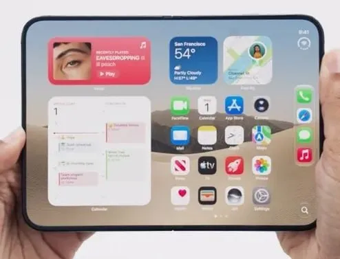 Η Apple παρουσίασε το πρώτο αναδιπλούμενο iPhone