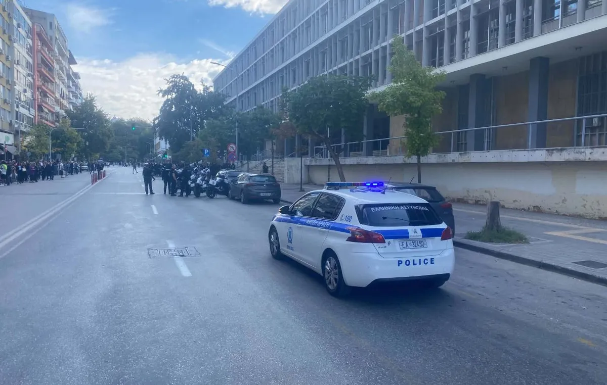 Αστυνομικές δυνάμεις έξω από το Δικαστικό Μέγαρο Θεσσαλονίκης