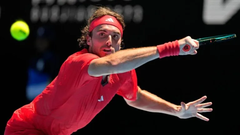 Ο Τσιτσιπάς πανηγυρίζει πρόκριση στο US Open