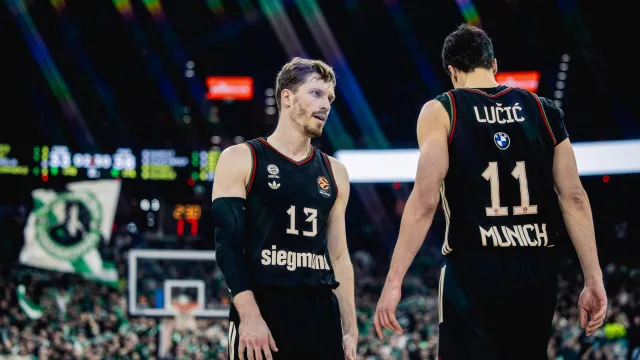 Παίκτες σε αγώνα μπάσκετ Euroleague πρεμιέρας 2026-27