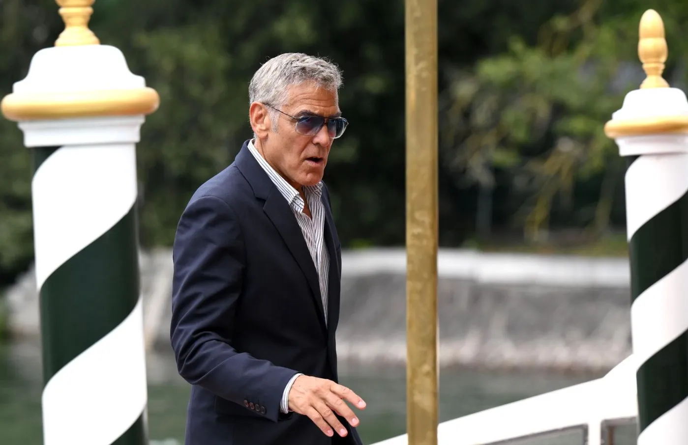 Ρωσικά και ινδικά νομίσματα για εμπόριο πετρελαίου