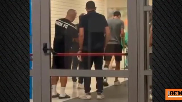 Ο Γιαννούλης αποχωρεί τραυματισμένος με φορείο από το ΟΑΚΑ
