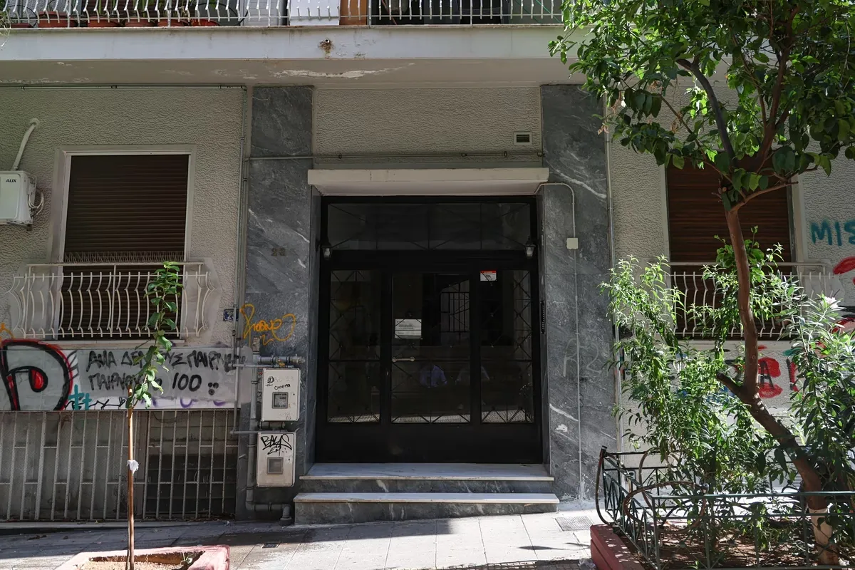 Αστυνομικός αποκλεισμός σε διαμέρισμα στην Κυψέλη