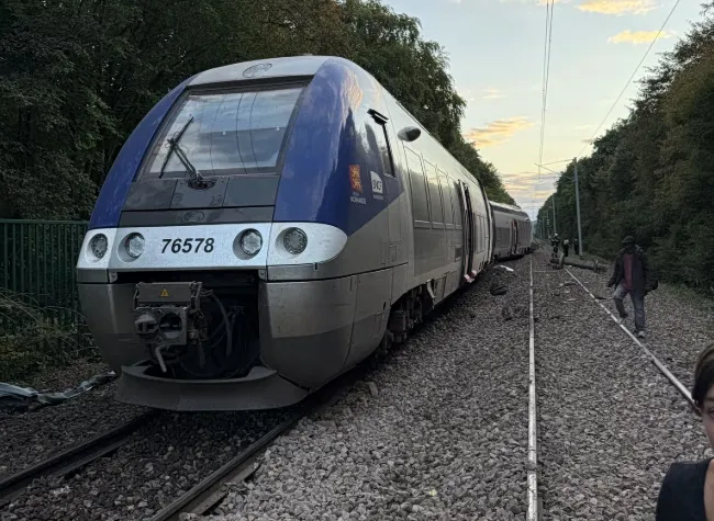 Ο εκτροχιασμός τρένου στη Γαλλία αφήνει 44 τραυματίες