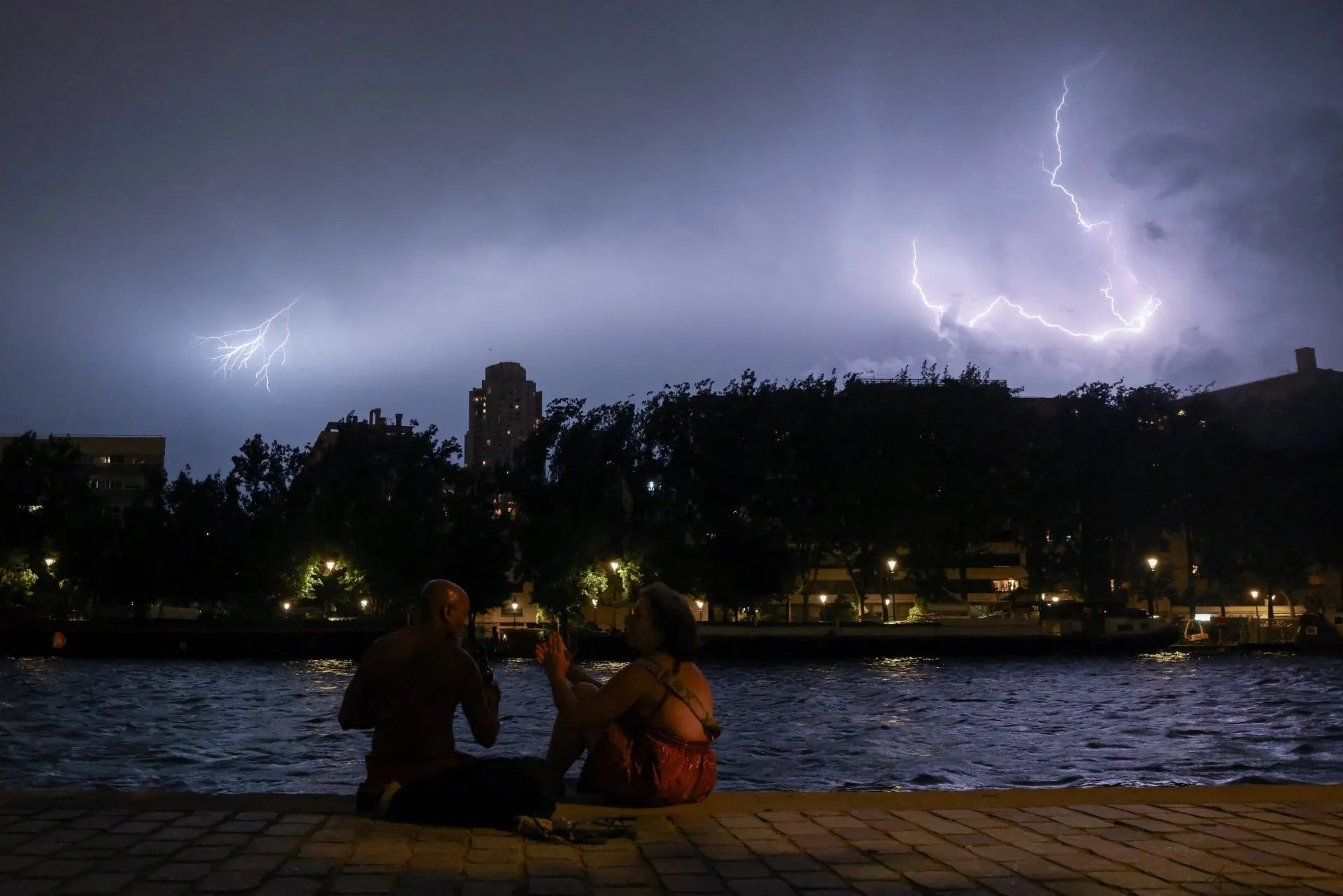 Σύννεφα καταιγίδας πριν την κακοκαιρία της Τρίτης