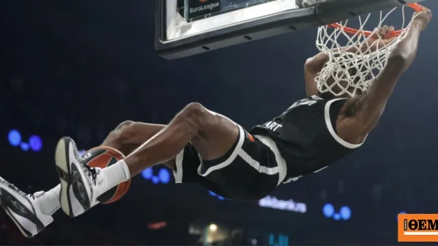 Παίκτες σε αγώνα μπάσκετ της Euroleague