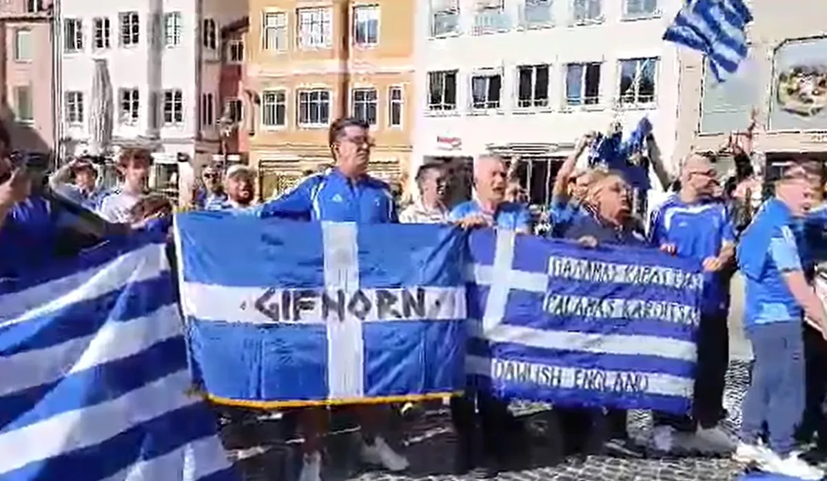 Έλληνες φίλαθλοι στο Άουγκσμπουργκ πριν τον αγώνα με τη Γερμανία