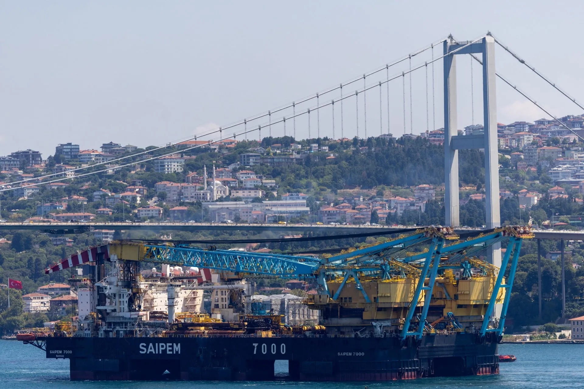 Εμπορικό πλοίο στη Μαύρη Θάλασσα υπό ένταση