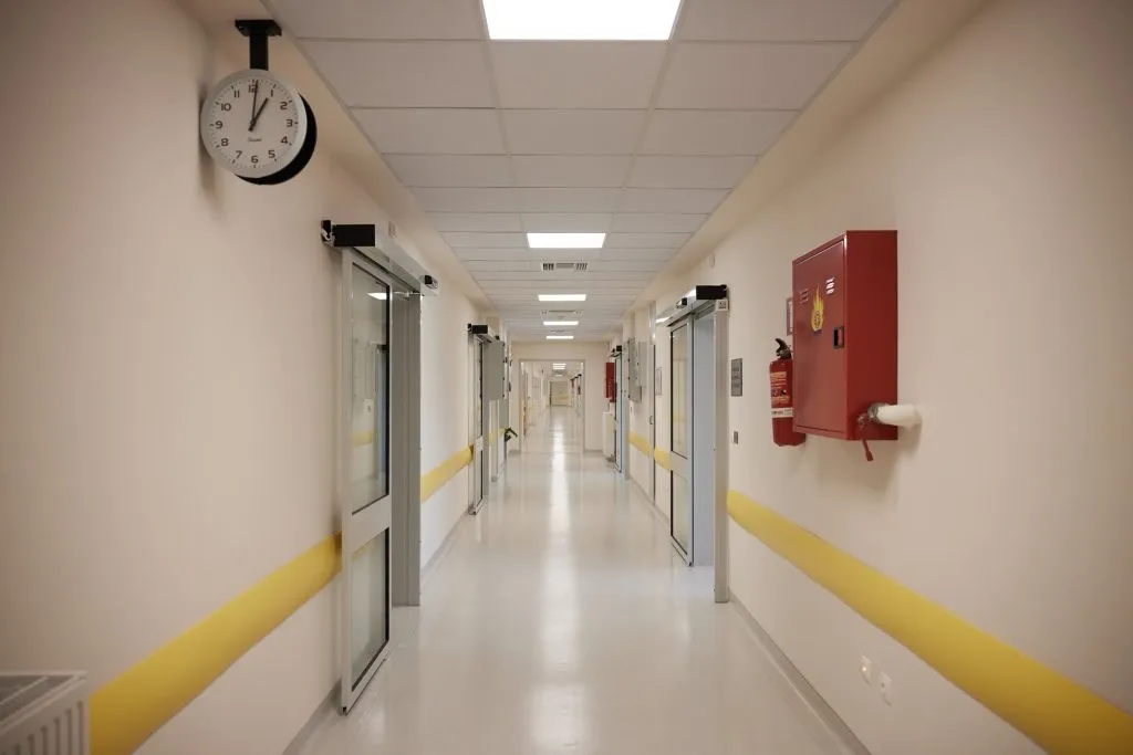 Νοσοκομείο Πρέβεζας όπου νοσηλεύονται τα τρία παιδιά