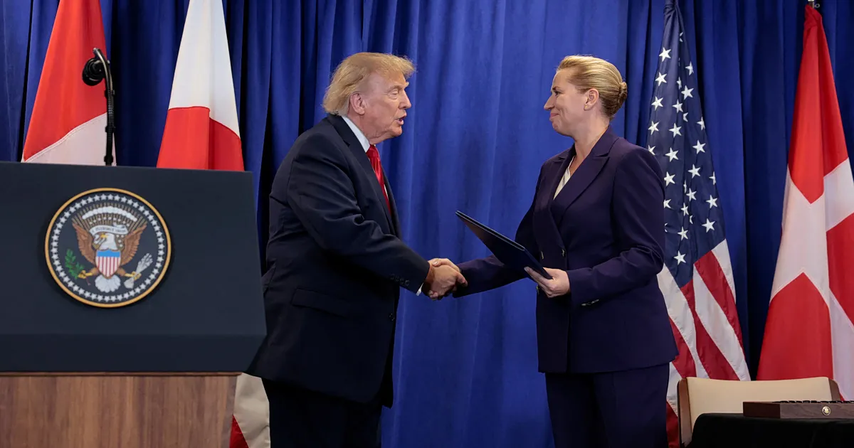 Τραμπ Φρεντέρικσεν Νίλσεν υπογράφουν συμφωνία Γροιλανδίας