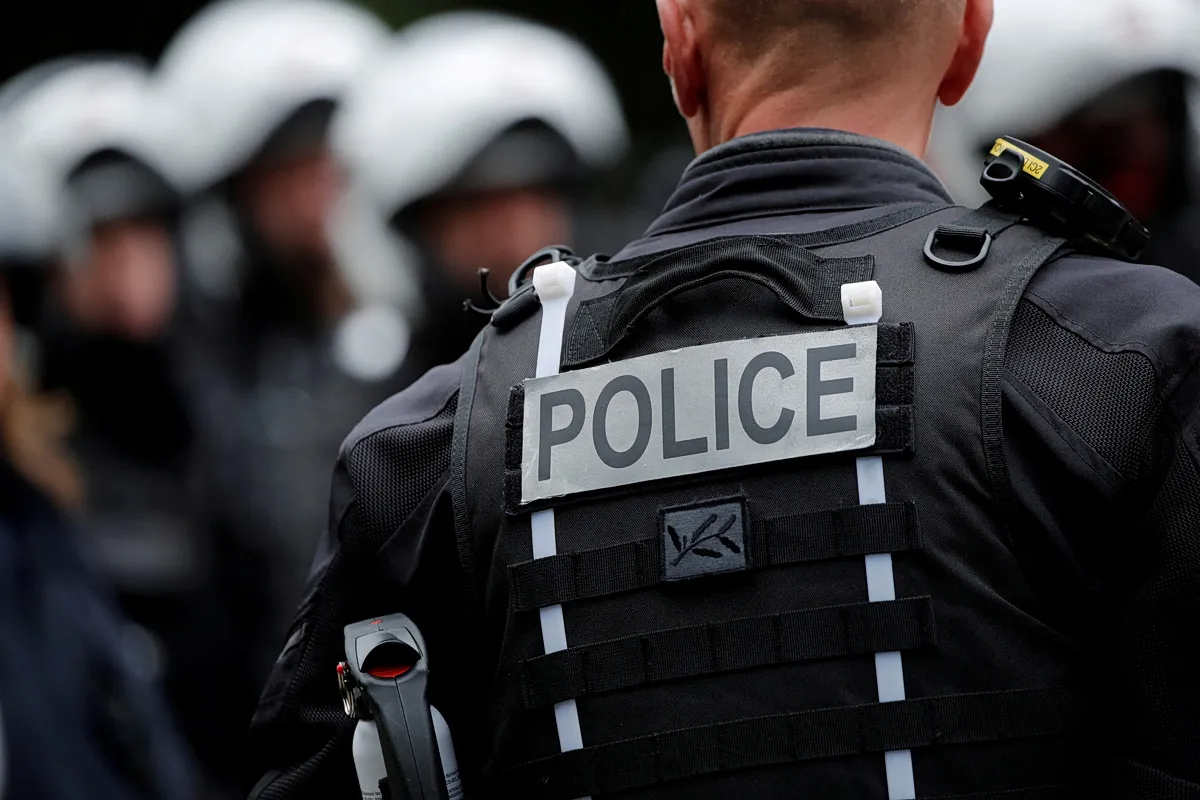 Αστυνομικός αποκλεισμός σε γειτονιά της Γαλλίας μετά από φόνο
