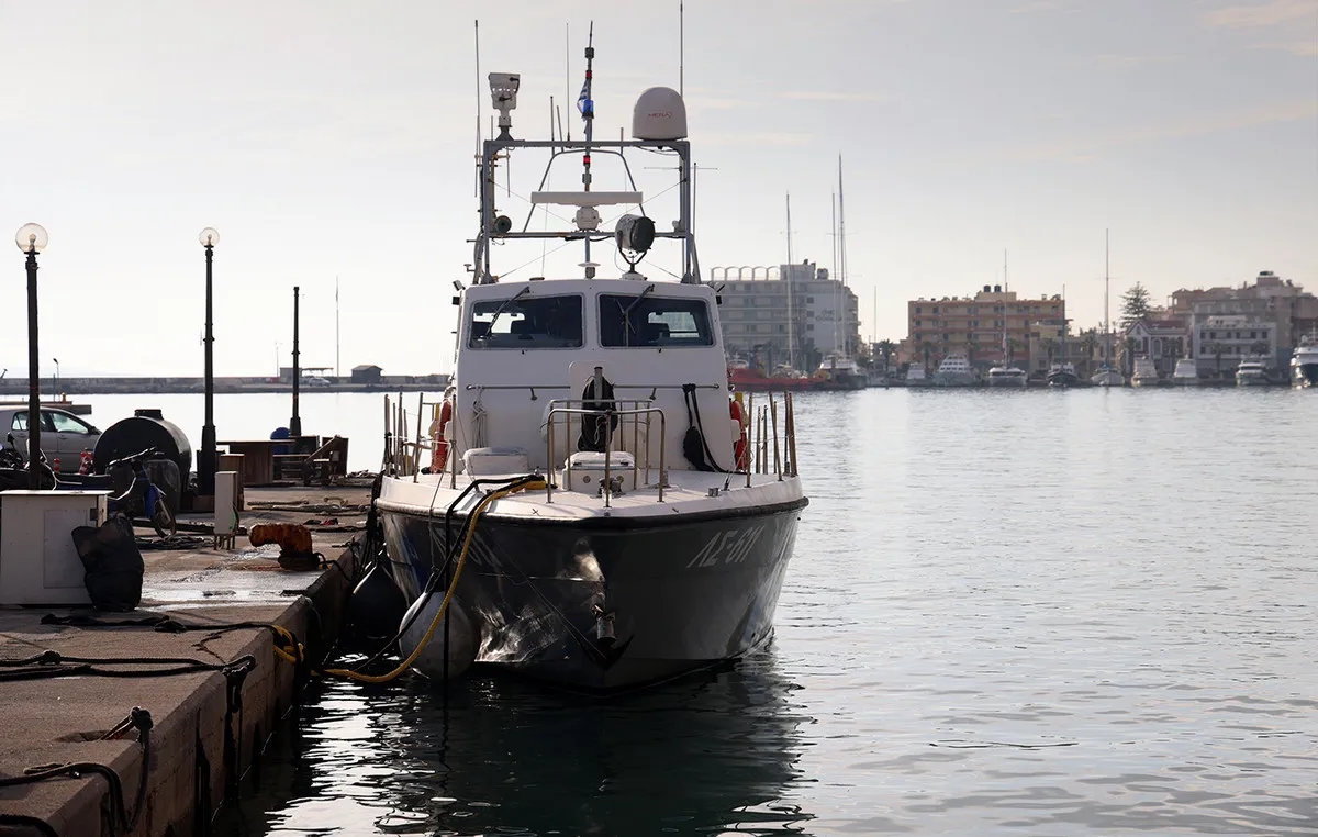 Σκάφος του Λιμενικού Σώματος σε επιχείρηση διάσωσης στη θάλασσα