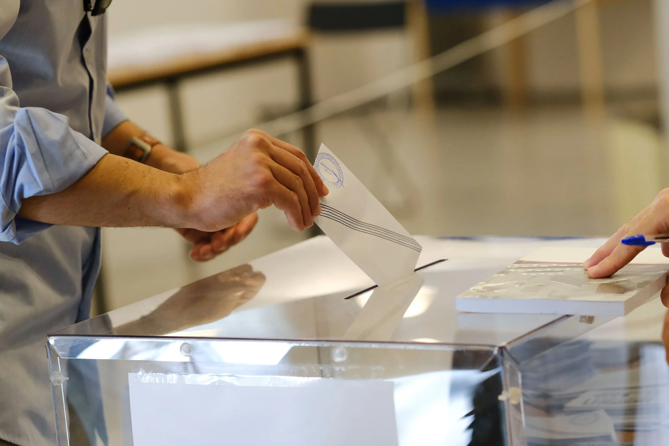 Κάλπη ψηφοφορίας δημοσκόπηση πολιτικών κομμάτων Ελλάδα