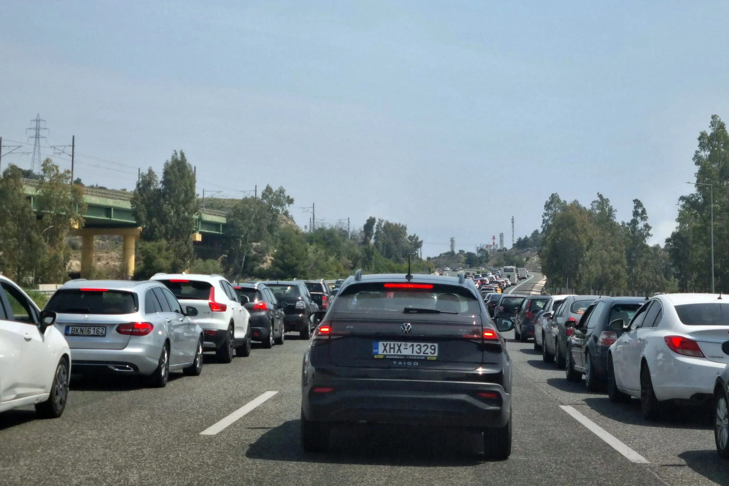 Σβησμένα φανάρια σε κεντρική λεωφόρο της Αθήνας