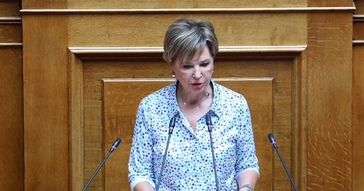 Η Όλγα Γεροβασίλη σε κοινοβουλευτική συζήτηση