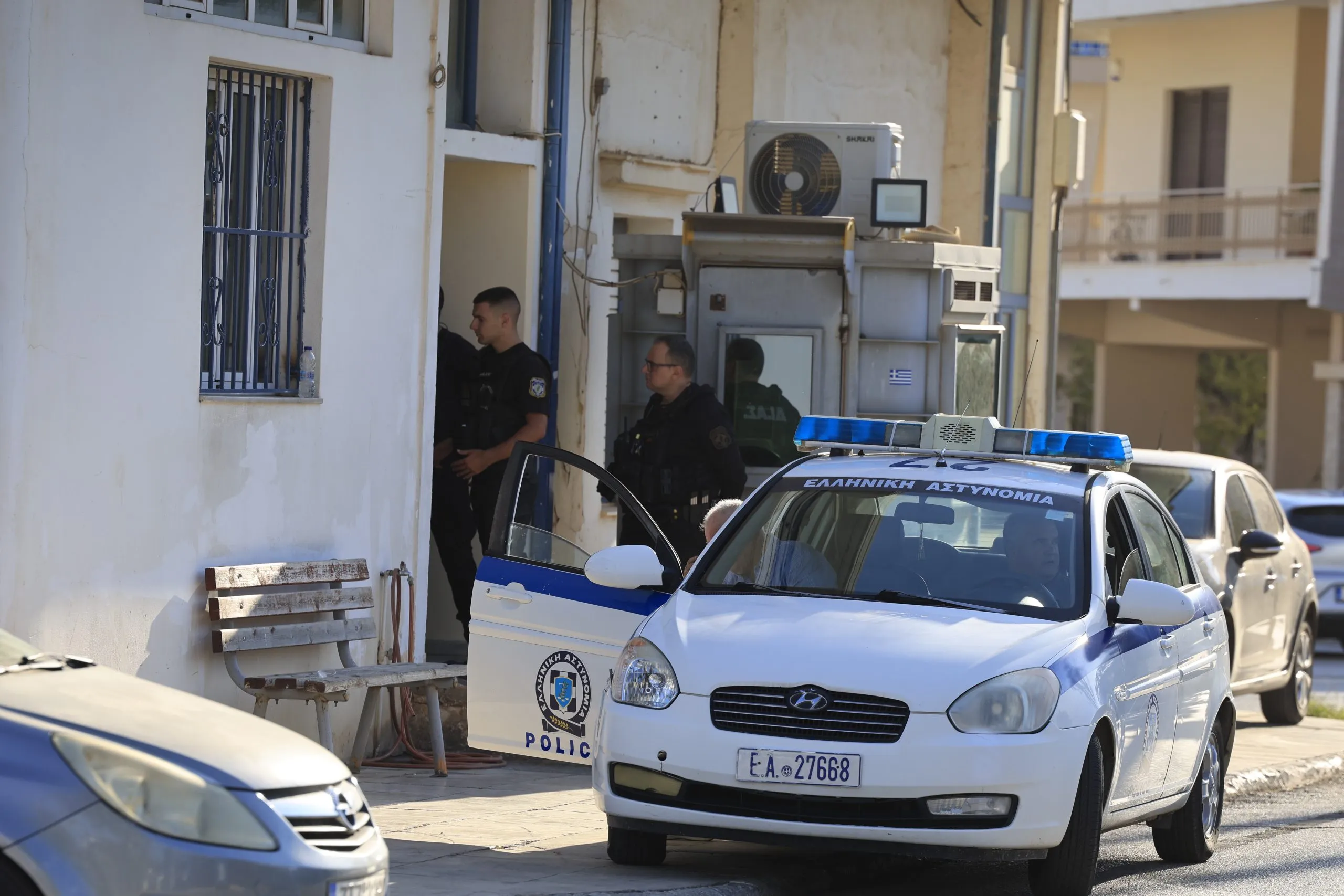 Αστυνομικό τμήμα Μάνδρας μετά το περιστατικό με μαχαίρι