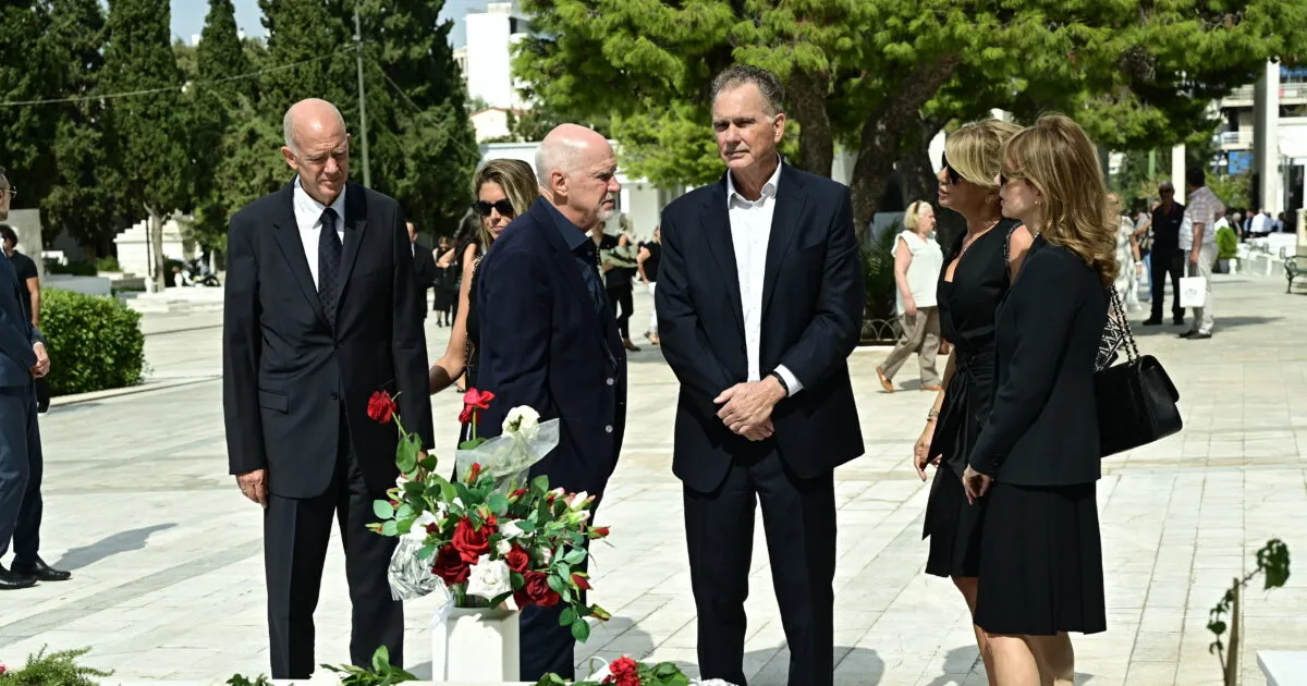 Κηδεία Μαργαρίτας Παπανδρέου στο Α' Νεκροταφείο Αθηνών