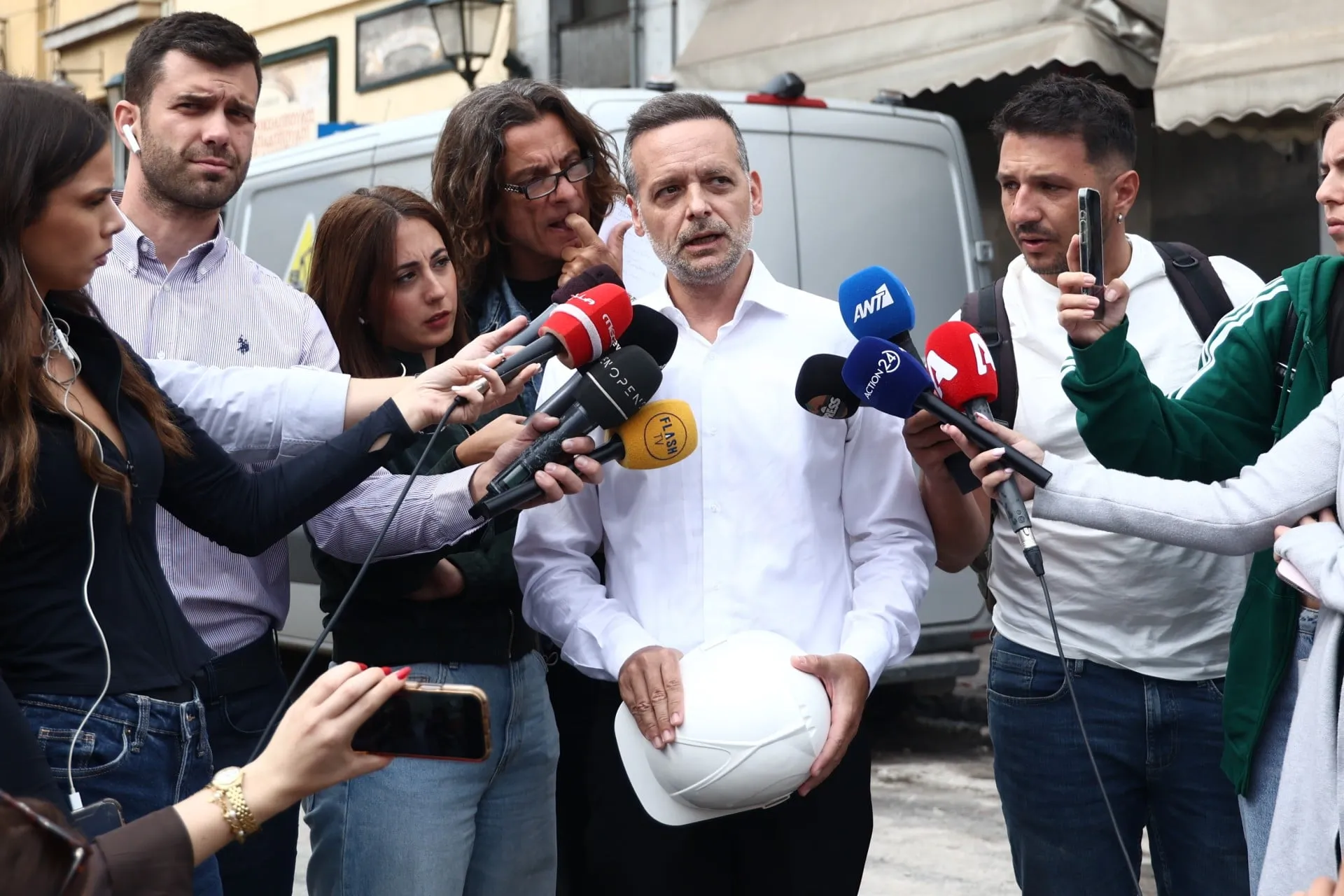 Κατεστραμμένο κτίριο μετά την έκρηξη στην Πλάκα