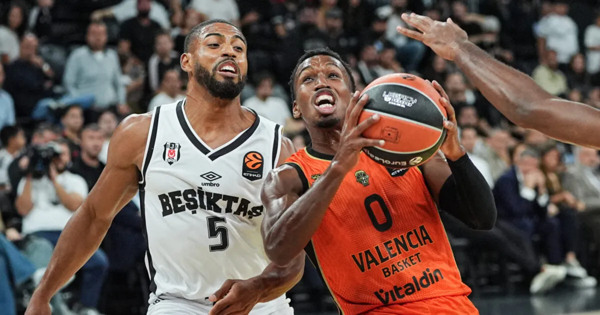 Παίκτες σε αγώνα μπάσκετ της Euroleague
