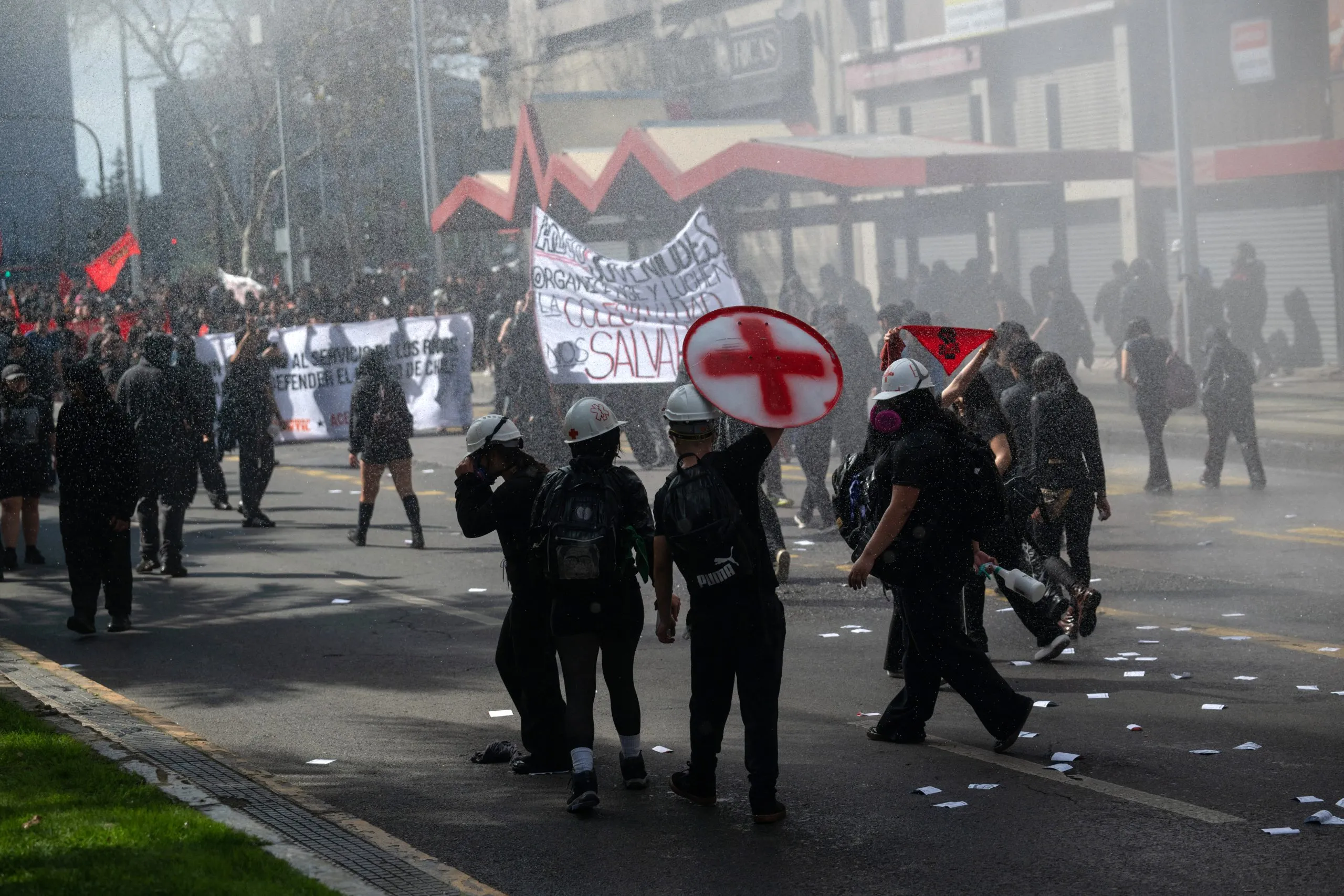 Διαδηλωτές και αστυνομία σε συγκρούσεις στο Σαντιάγο της Χιλής