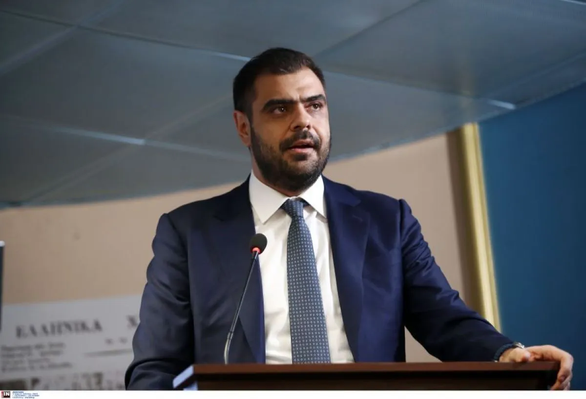 Ο Παύλος Μαρινάκης σε ενημέρωση πολιτικών συντακτών