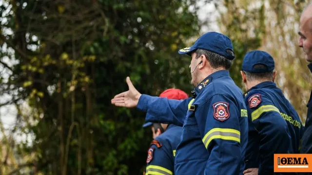 Πυροσβέστες σε επιχείρηση διάσωσης σε δύσβατο σημείο στην Εύβοια