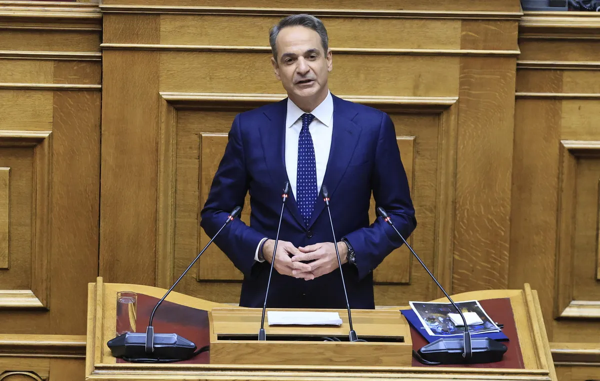 Ολομέλεια Βουλής κατά τη συζήτηση για τη συνταγματική αναθεώρηση