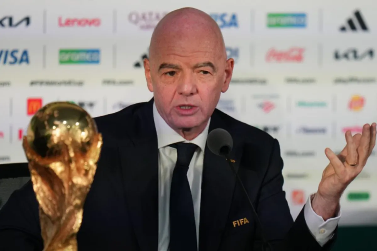 Ο πρόεδρος της FIFA Τζιάνι Ινφαντίνο σε συνέντευξη
