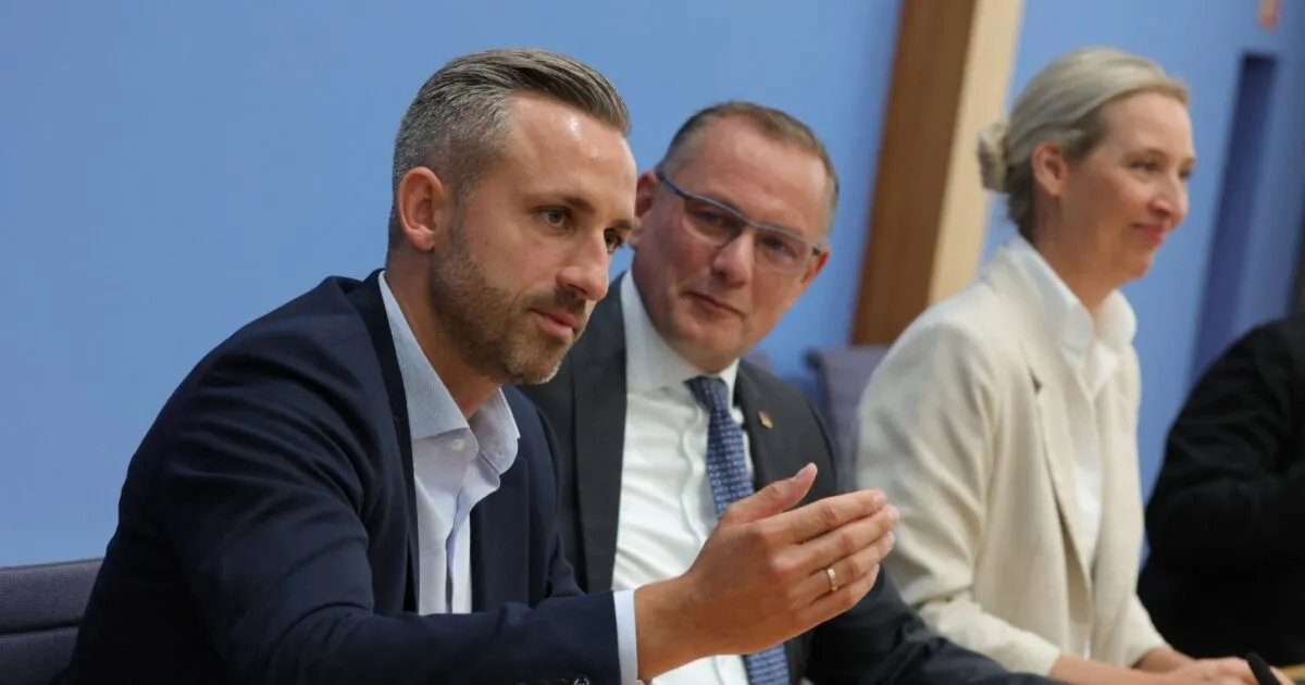 Σημαίες και ψηφοφόροι στις εκλογές της Σαξονίας-Άνχαλτ στη Γερμανία