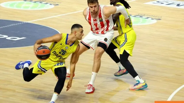 Παίκτες της Μακάμπι Τελ Αβίβ σε αγώνα EuroLeague
