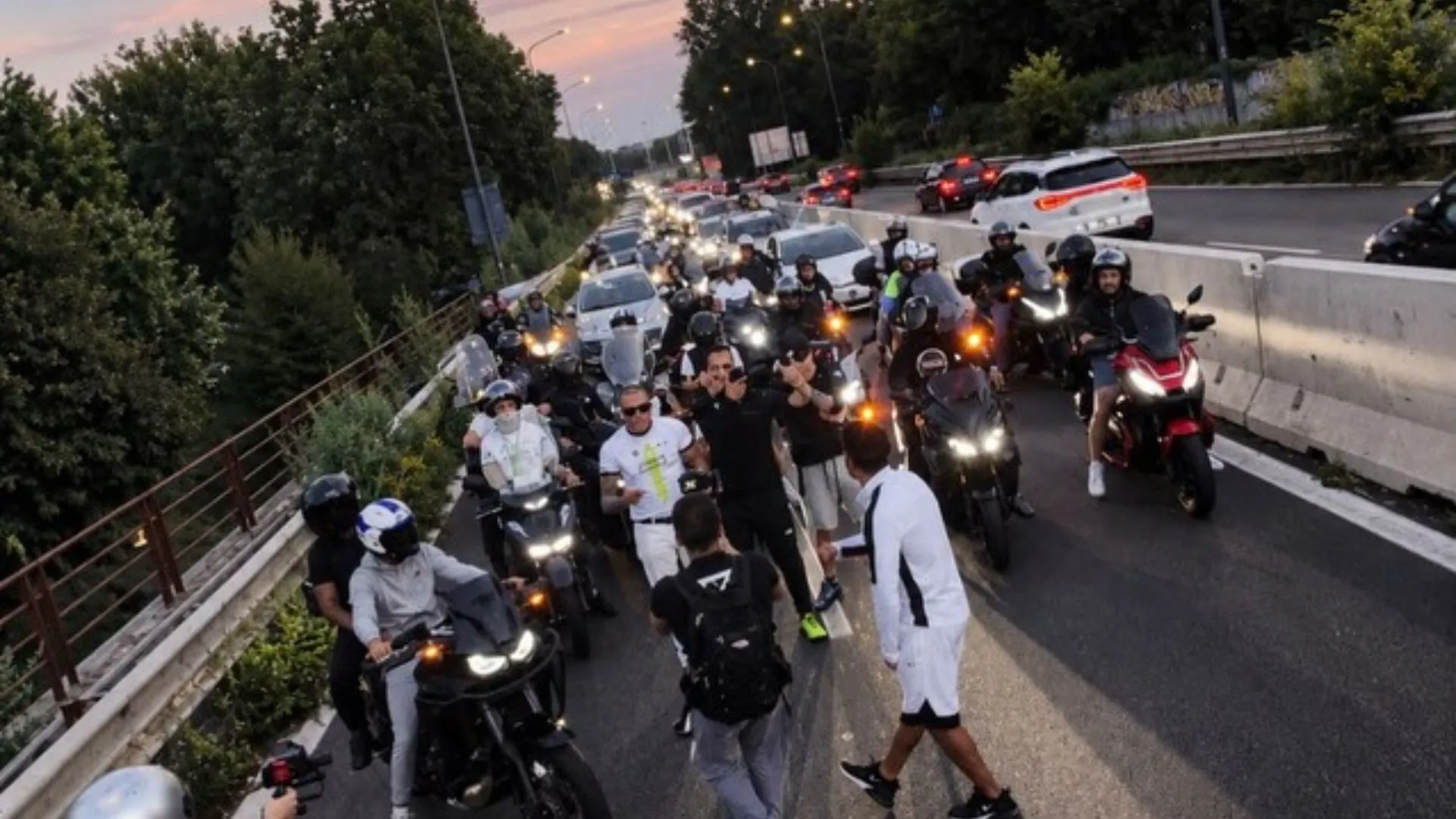 Ο Μολδαβός τράπερ Bratan σε γυρίσματα βιντεοκλίπ