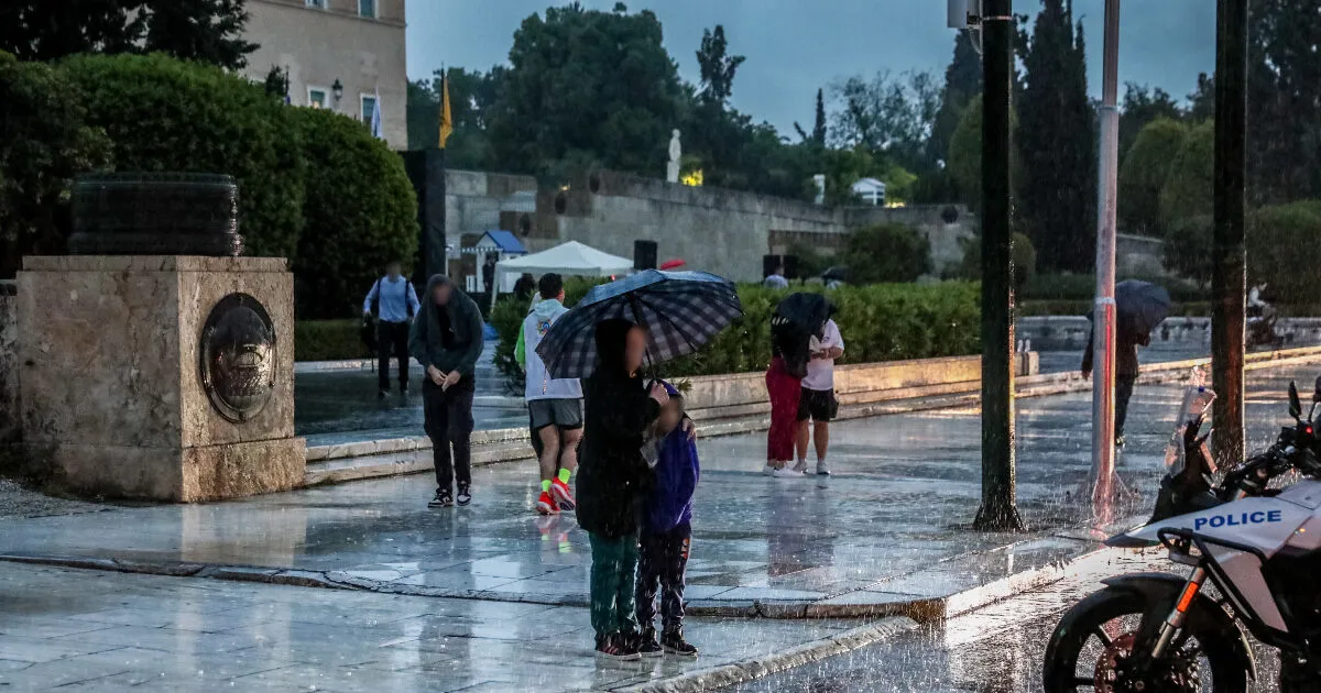 Σύννεφα καταιγίδας πάνω από την Κρήτη