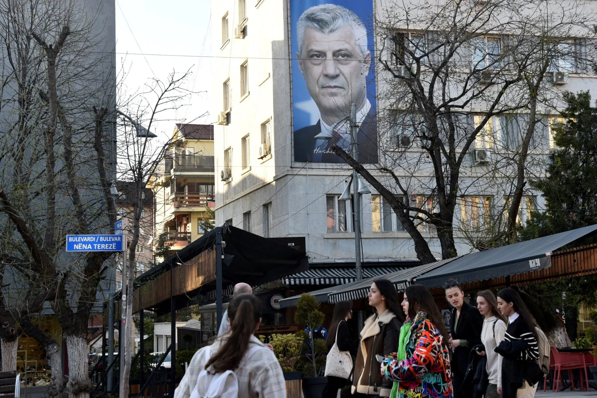 Ο Χασίμ Θάτσι στο δικαστήριο της Χάγης