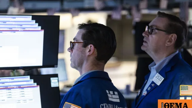Πίνακας χρηματιστηρίου Wall Street με πτωτικούς δείκτες