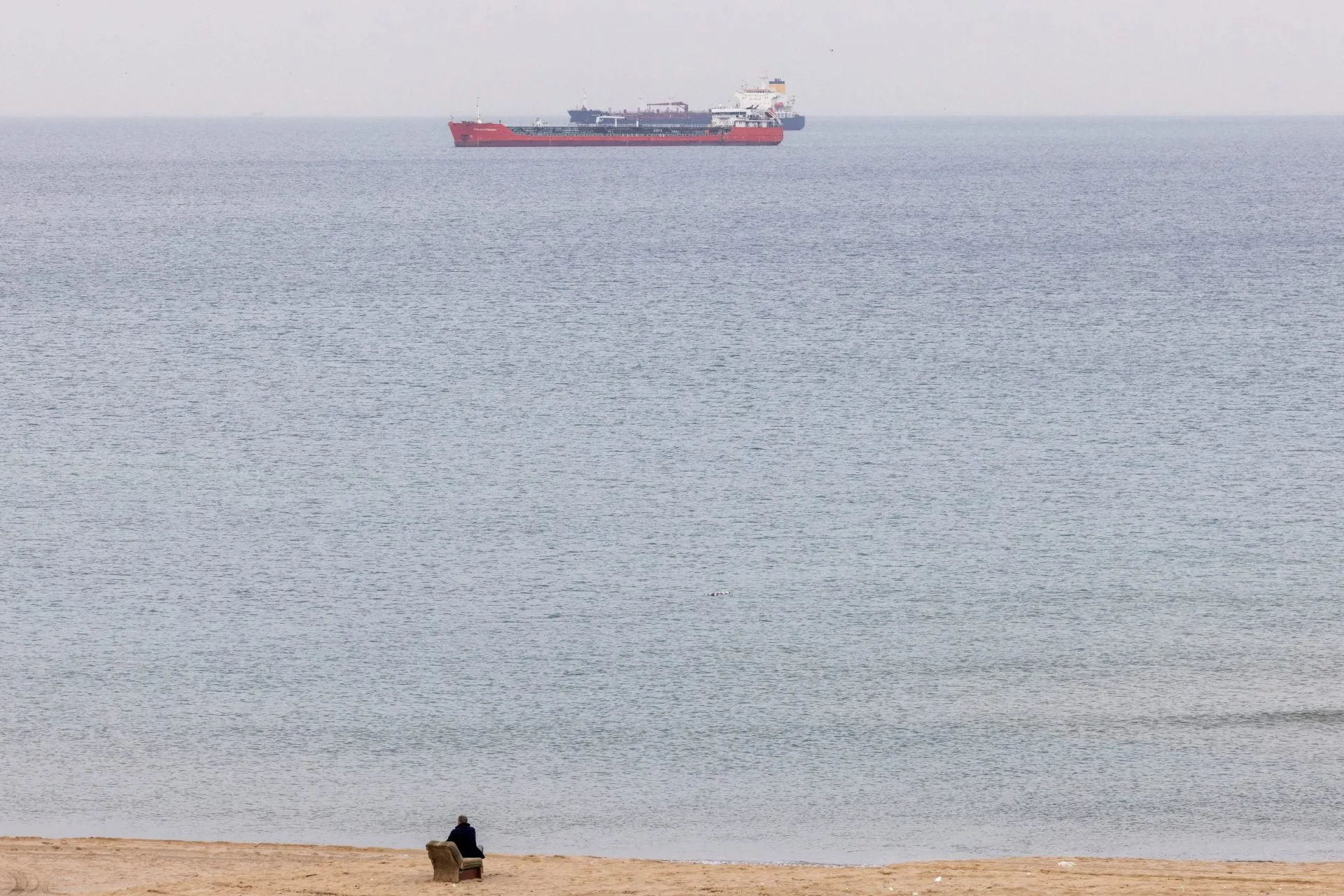 Καπνός από ρωσικά πλήγματα σε ουκρανική πόλη