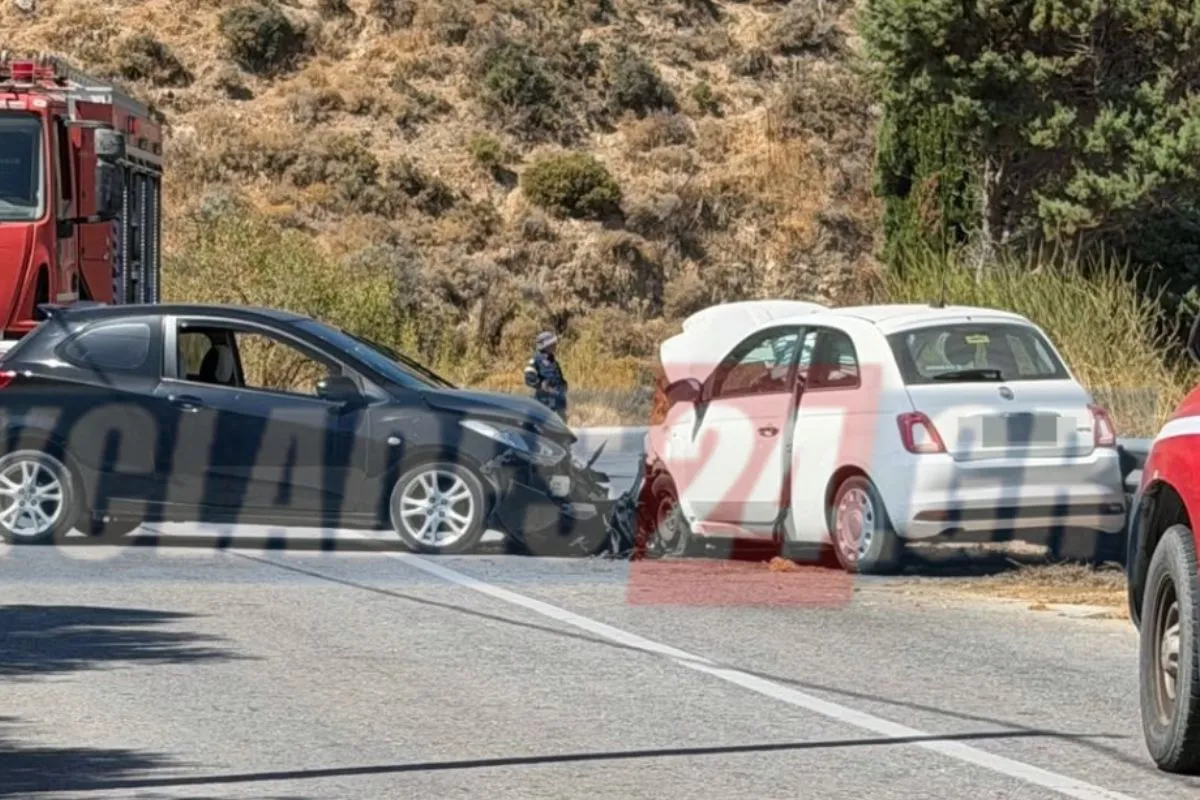 Τροχαίο δυστύχημα με ασθενοφόρο ΕΚΑΒ στη Νάξο