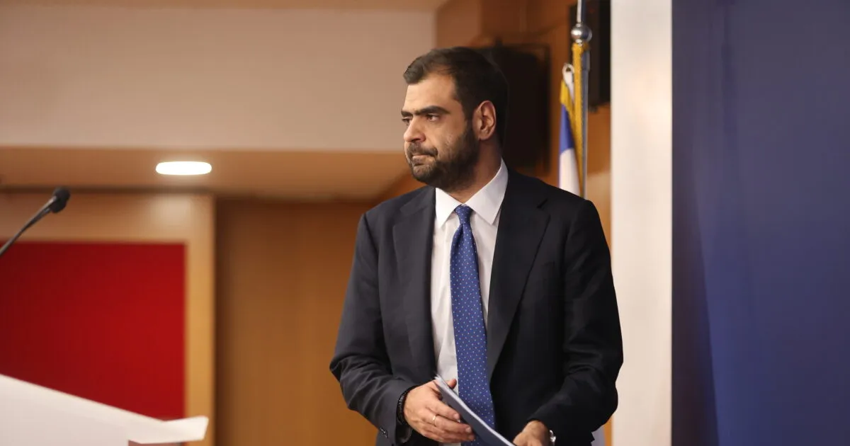 Ο κυβερνητικός εκπρόσωπος Παύλος Μαρινάκης σχολιάζει την παραπομπή Τριαντόπουλου
