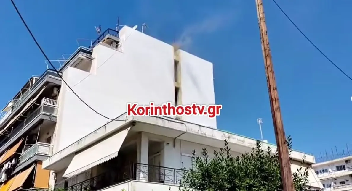 Πυροσβέστες κατασβήνουν φωτιά σε δασική έκταση στο Στρυμωνικό Σερρών