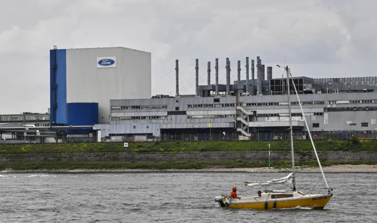 Ο υπουργός Μεταφορών Σον Ντάφι επικρίνει τη Ford