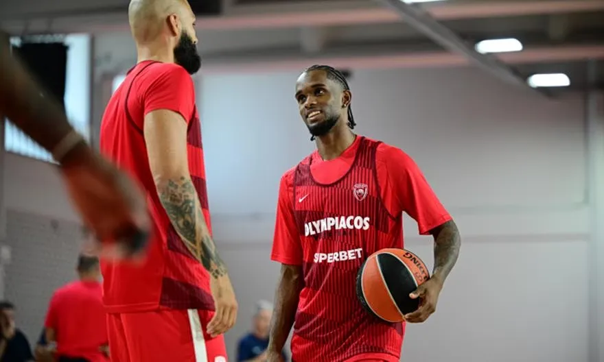 Ο Ολυμπιακός κόντρα στον Ερυθρό Αστέρα με τον Μοντέρο