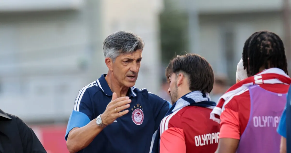 Ο Σάλιακας πανηγυρίζει γκολ Ολυμπιακού κόντρα στον Λεβαδειακό