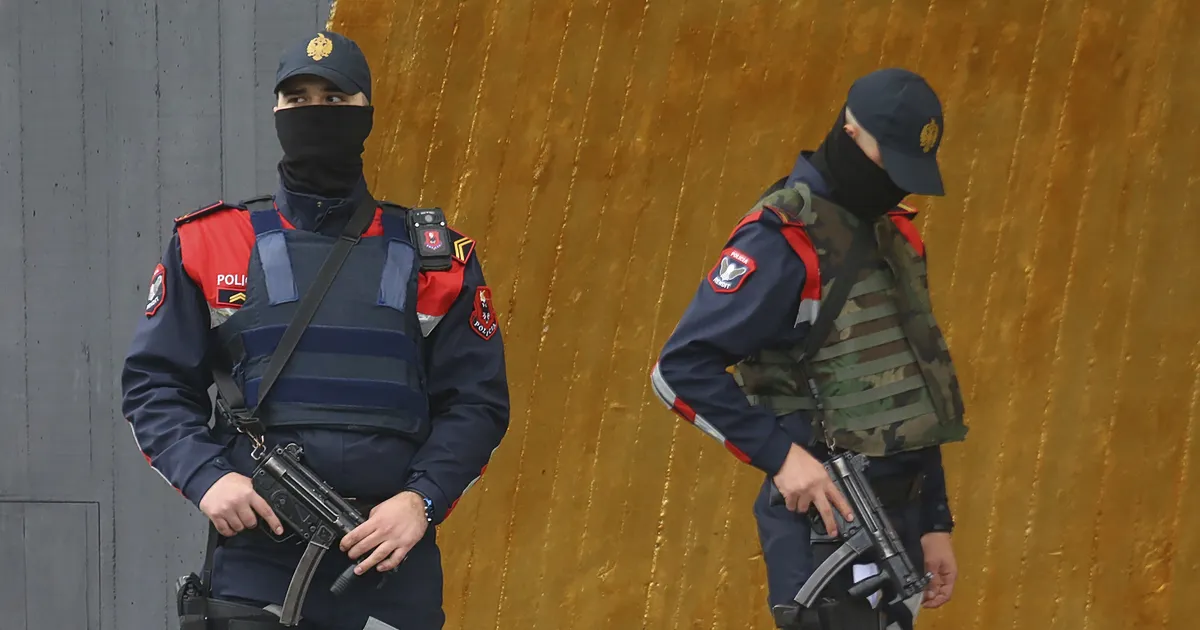 Βλόρα Χισένι επικεφαλής SHISH Αλβανία ένταλμα σύλληψης