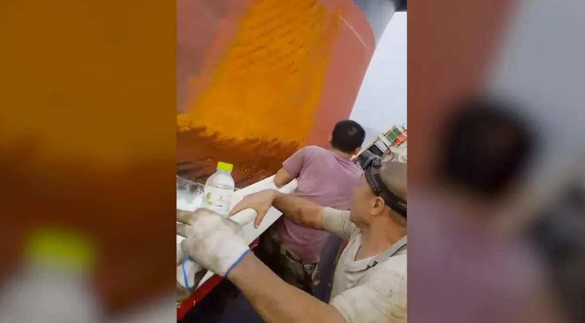 Σύγκρουση πλοίων ανοιχτά της Σιγκαπούρης, φορτηγό πλοίο και αλιευτικό