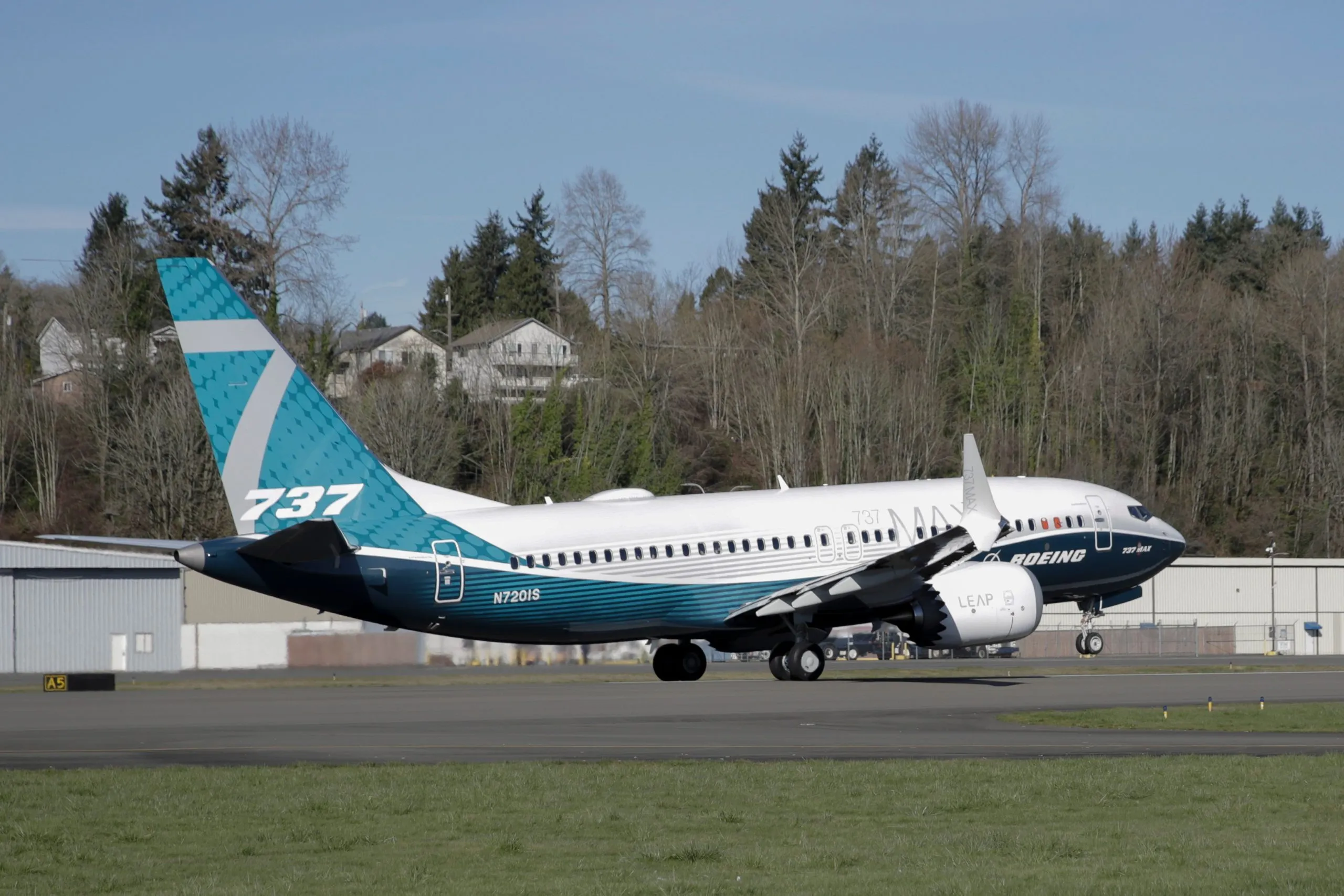 Αεροσκάφος Boeing 737 MAX σε πτήση